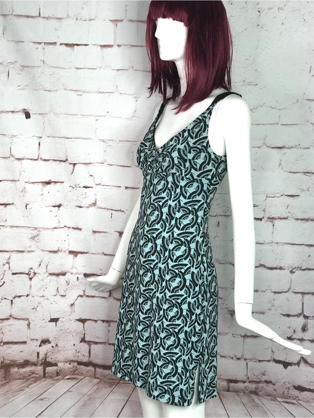 BCBGMaxazria XS Sleeveless Slip Dress Aqua Blue Black Geometric Fan Print V-Neck - Picture 3 of 15